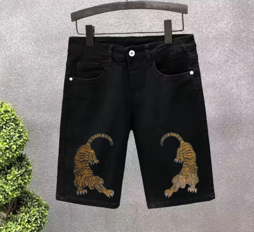 캐주얼 외출에 이상적인 반짝이는 라인스톤이 있는 멋진 남성 청바지 반바지