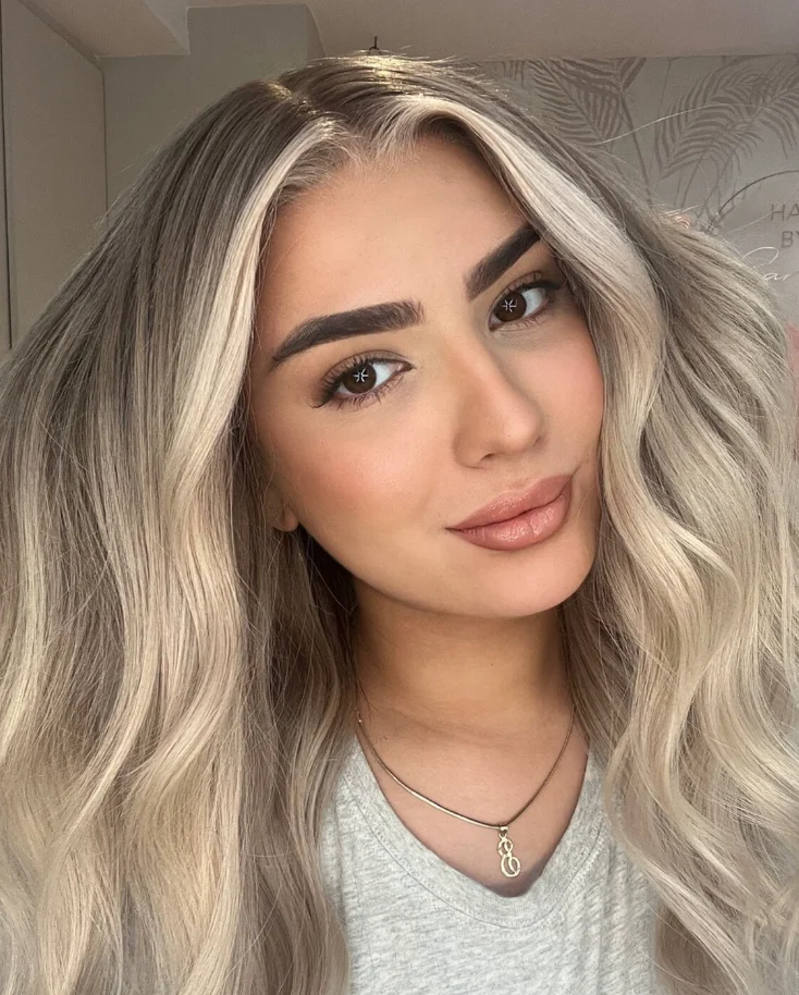 Perruque Lace Wig synthétique Body Wave sans colle à reflets cendrés, perruque Lace Wig pour femmes, Fiber résistante à la chaleur, utilisation quotidienne