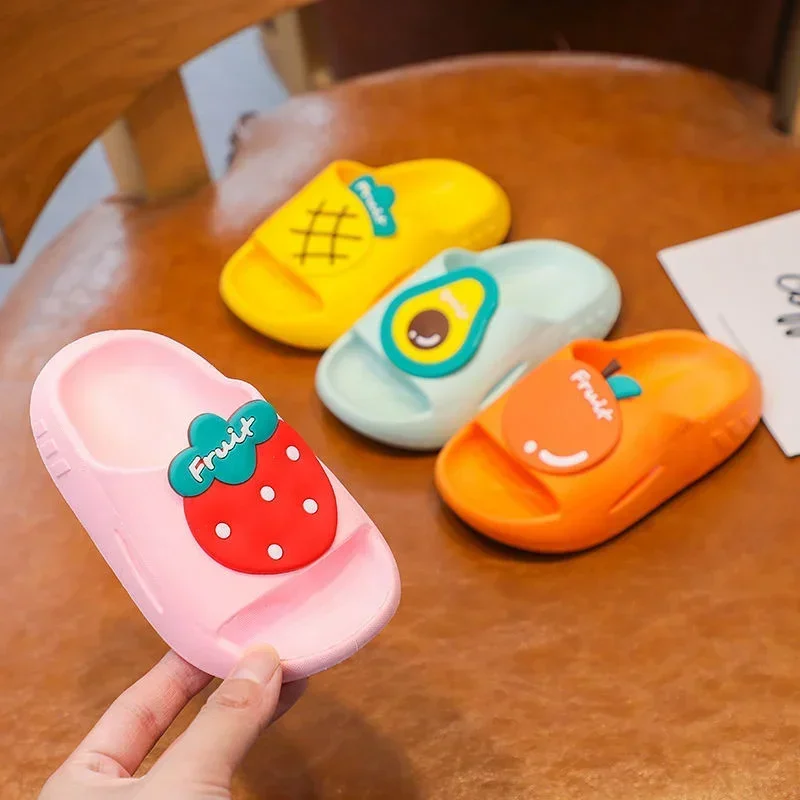 

Summer Cartoon Strawberry Kids Slippers for Boys Beach Indoor Slippers Cute Girl Shoes Home Soft Non-Slip Cute Children Slippers