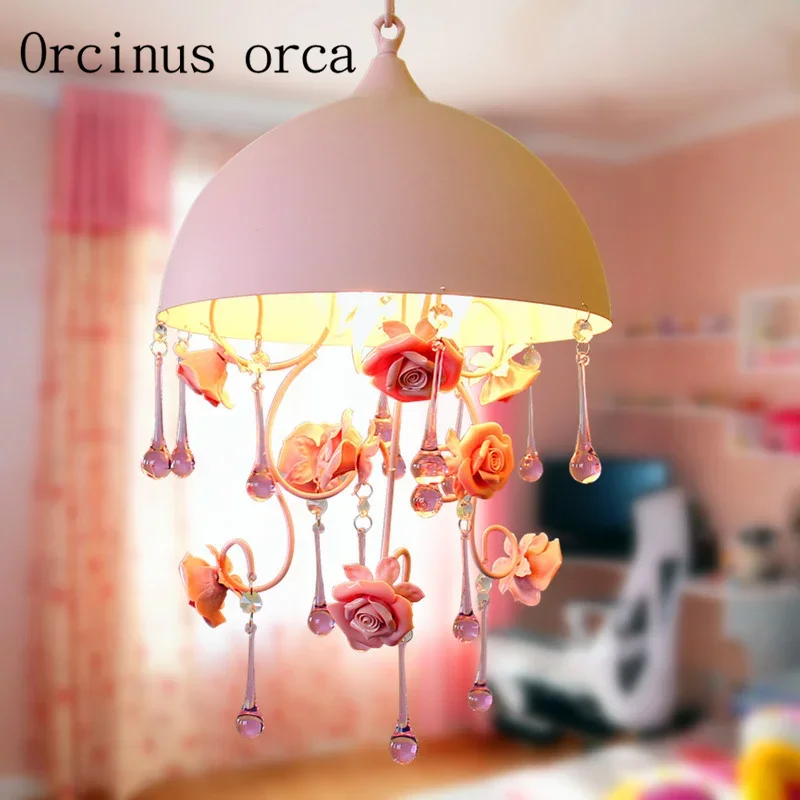 

Korean pastoral pink crystal chandeliers restaurants children's bedrooms Princess rooms creative flowers chandeliers