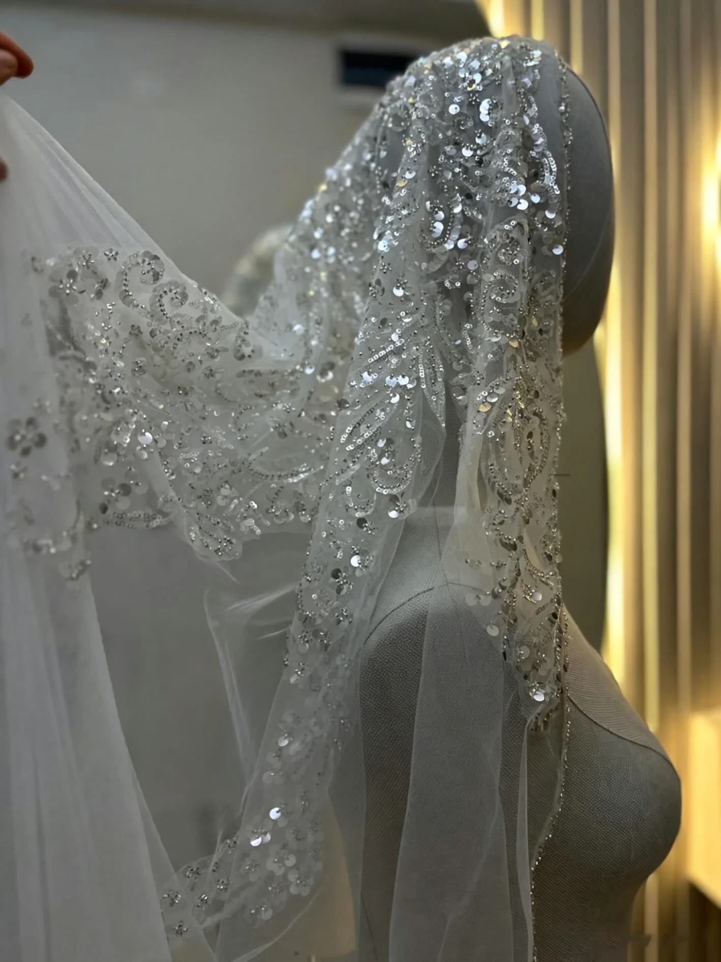 Vintage Bridal Veils Women One-Layer Embroidery Lace Edge AppliqueLength Veil Princess Occasion Dress robes de soirée Customized