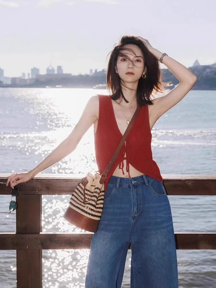 

Ретро-красный вязаный жилет с V-образным вырезом, женский топ без рукавов с поясом, модный повседневный стиль, укороченная модель, цветной