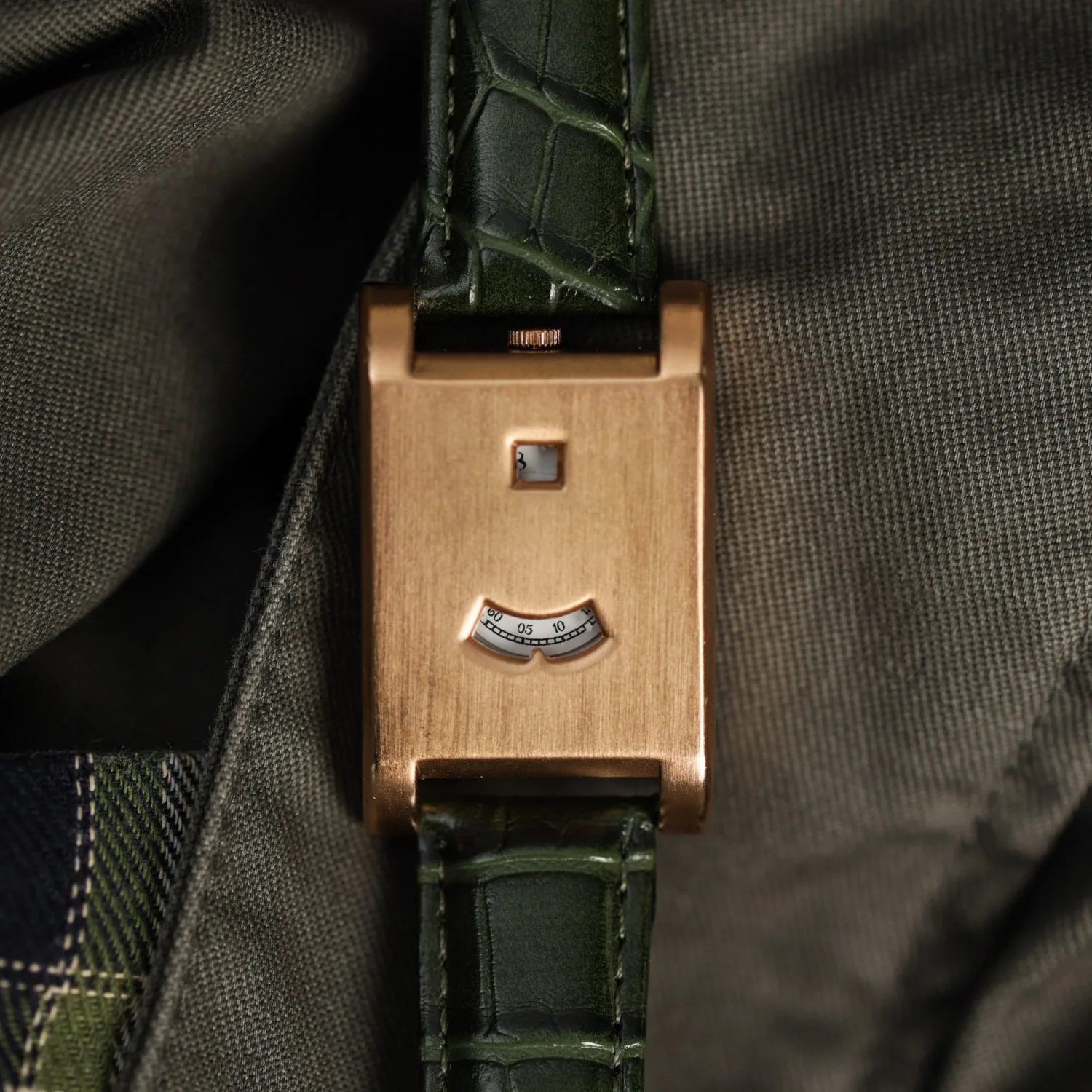 CILOA Premium Authentic Men's Square Sports Quartz Watch - Stylish, Waterproof