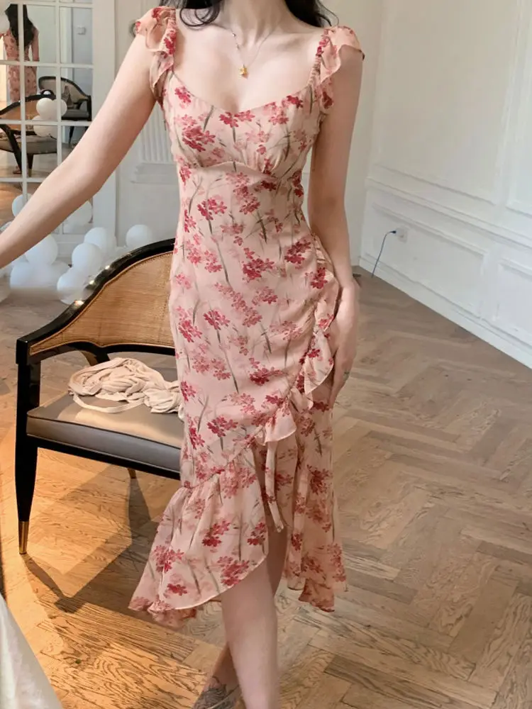 

2024 Summer New Square Neck French Fragmented Flower Dress Women's Waist Wrapped Slim Fashion Wrapped Hip Fishtail Dresses