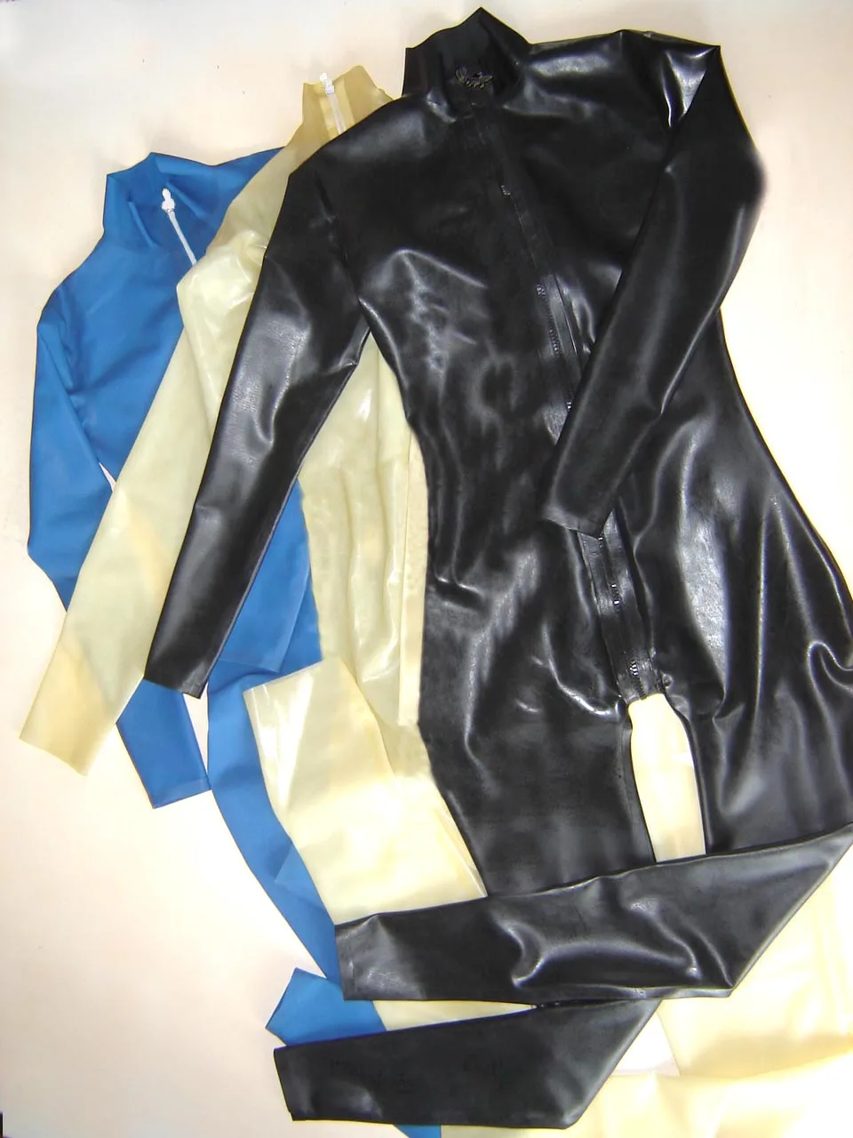 Tout nouveau body classique en caoutchouc Latex combinaison Catsuit à fermeture éclair 3 voies combinaison respectueuse de la peau collants extensibles S-XXL