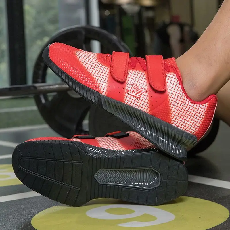Four seasons hot sale lightweight high quality weightlifting shoes breathable deep squat training shoes hard pulling shoes very
