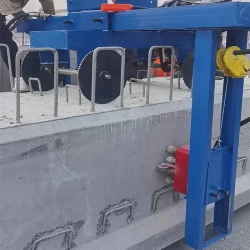Hollow plate beam chipping machine plate beam field self-walking side chipping machine frame type hollow plate beam