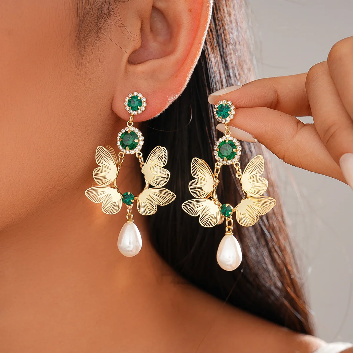 

Double Layer Butterfly Retro Metal Water Drop Fringed Silver Needle Earrings for Women High-end Temperament Earrings Gifts