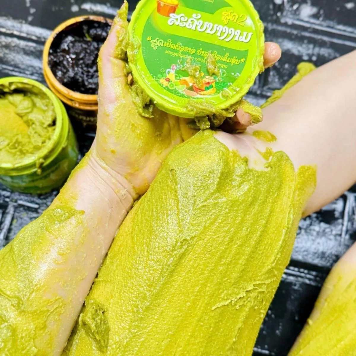Thai Luminous Body Scrub 700g Exfoliating & Hydrating Non-Greasy Deep Clean