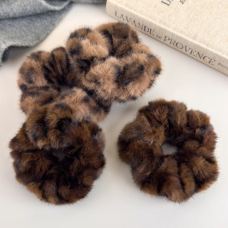 Herbst/Winter-Plüsch-Haargummi mit Leopardenmuster für Damen, elegantes und raffiniertes Haar-Accessoire für Pferdeschwänze