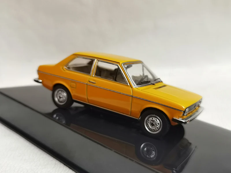 Diecast 1:43 Scale LS 1977 Alloy Car Model Toy Collectible Ornament Souvenir Toys Cars