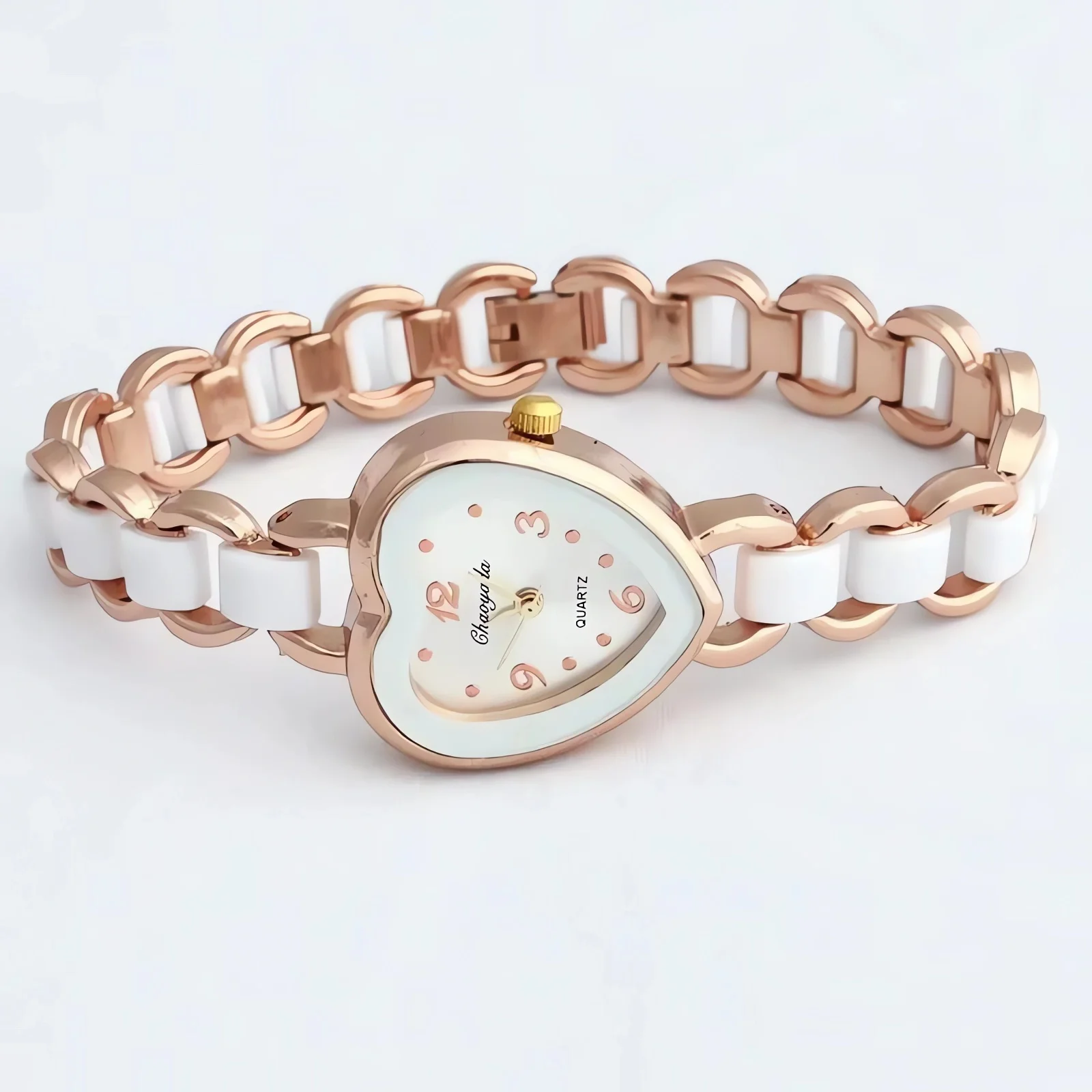 Ladies Heart Design Quartz Wristwatch Luxury Casual Dress Watch with Bracelet for Women