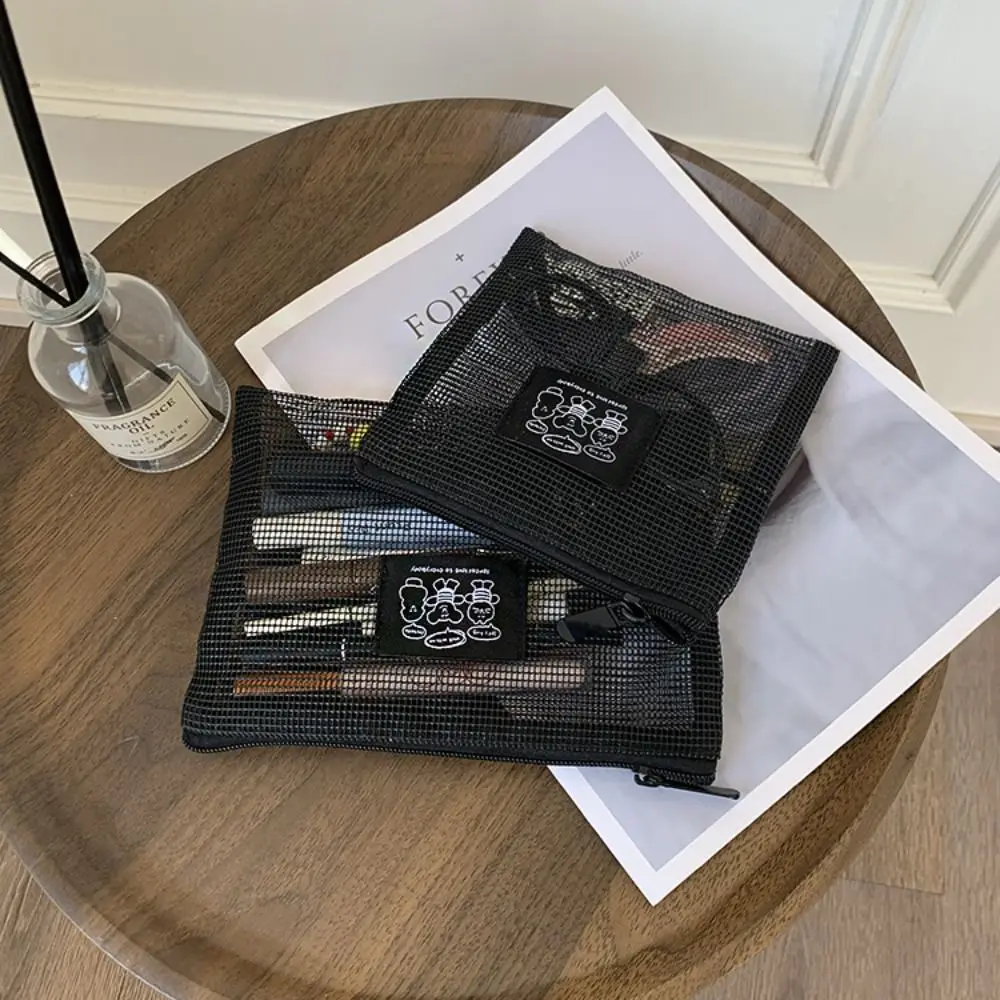 حقيبة مكياج شبكية خفيفة الوزن محمولة مجوفة للسفر وجيوب لأدوات الزينة ذات سعة كبيرة وسحاب للمكتب