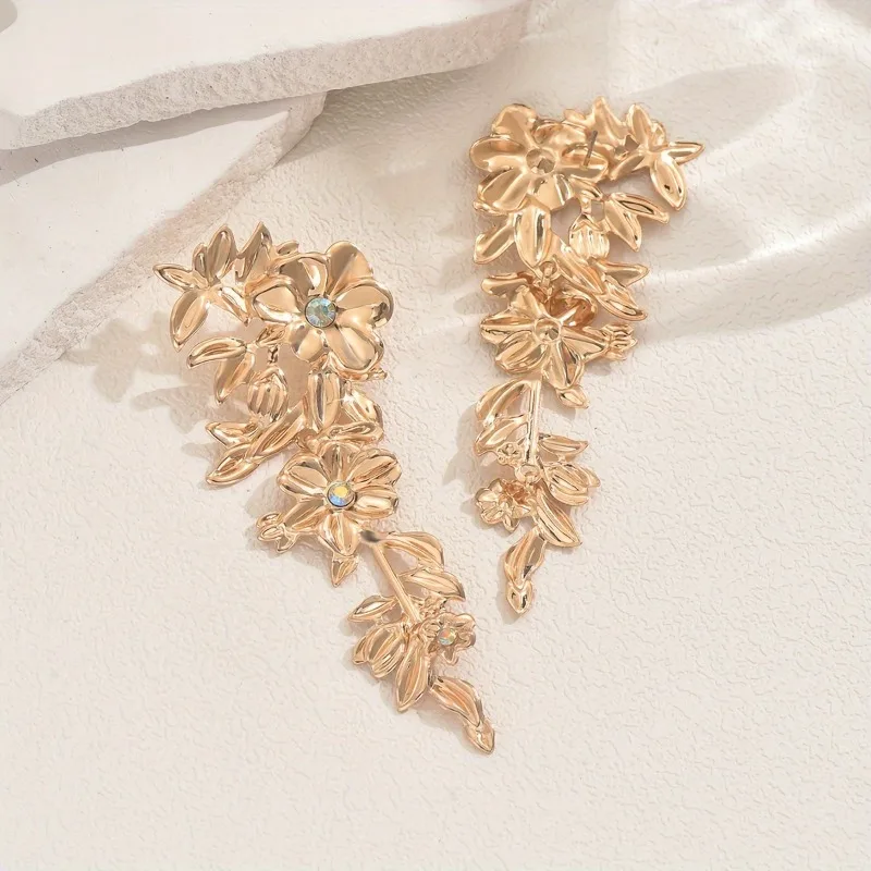 أقراط كبيرة على الموضة مبالغ فيها من الزهور للنساء مجوهرات مكتنزة مناسبة لحفلات العطلات والرقص والعطلات والهدايا اليومية