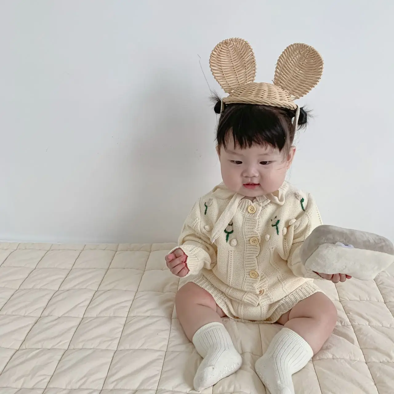 autumn winter baby sweater flower long sleeved suspender sweater knitted Jumpsuit two piece set  baby girl outfit set