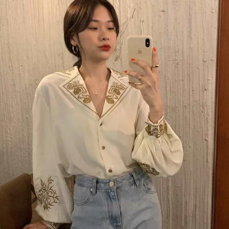 Palace Style Solid Embroidered Shirts Women 2024 Autumn Korean Chic Lapel Blouse French Vintage Lantern Blusas Sleeve Satin Tops