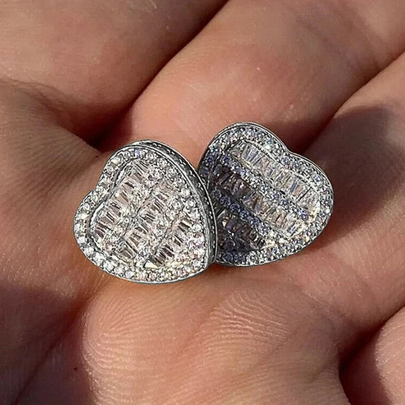 Huitan Statement-Ohrstecker mit Zirkonia-Herz für Damen, romantische Kristall-Liebes-Ohrringe, Hochzeit, klassischer Ewigkeitsschmuck