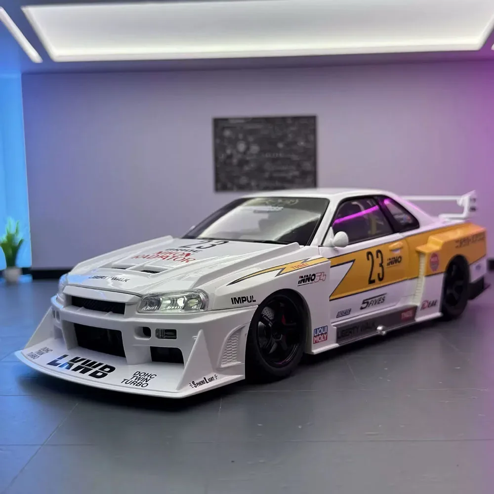 Grande 1:18 GTR SKYLINE Auto in lega pressofusa Modello giocattolo Porte aperte Suono Luce Tirare indietro Vehcie in miniatura Ragazzo adulto Regali di compleanno