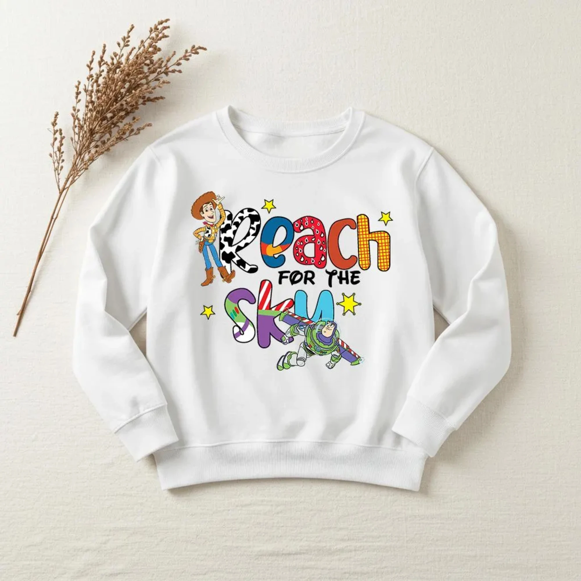 بلوزات The Sky Within Reach Disney Toy Story وسترات شخصيات ديزني ومجموعة ديزني 2025 للعطلات العائلية #5