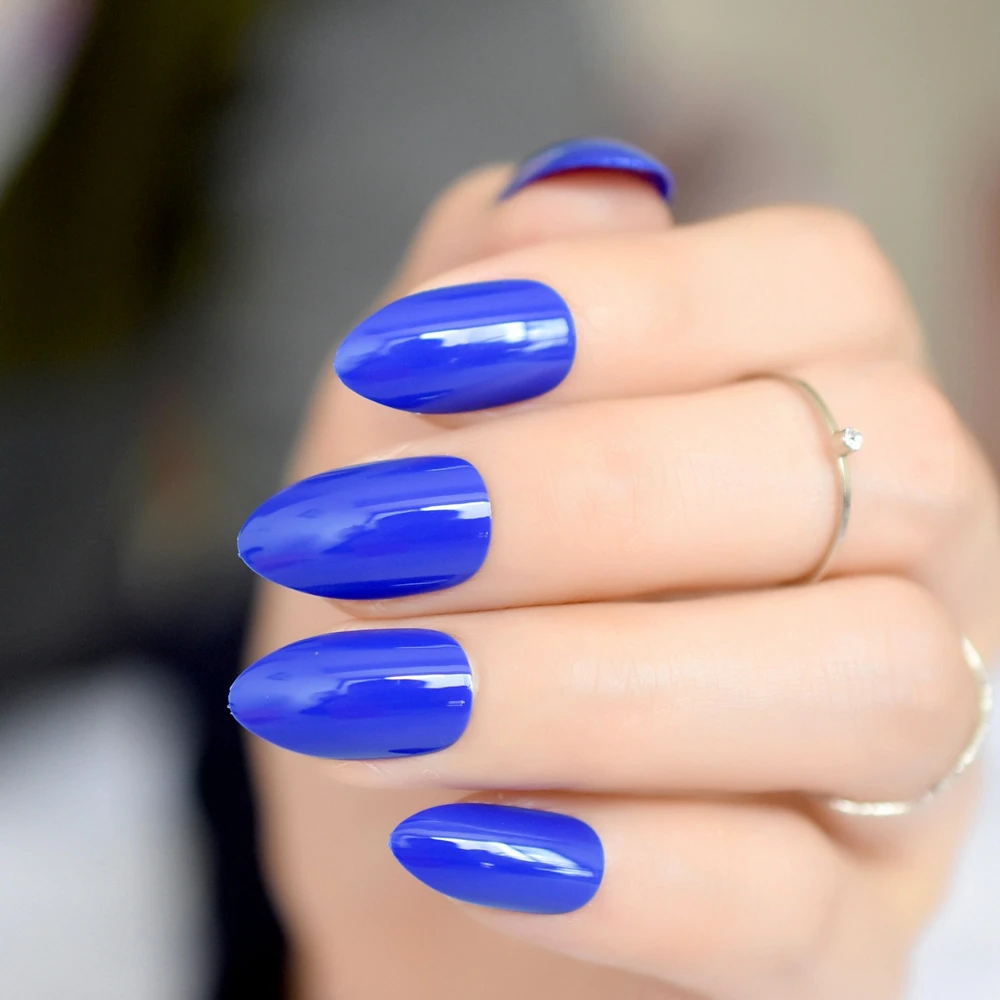 Shiny Blue False Stilettos Nails Pure Royal Blue Oval Stiletto Sharp Fake Nails Gel Effect Manicure Wear Nails Art Tips