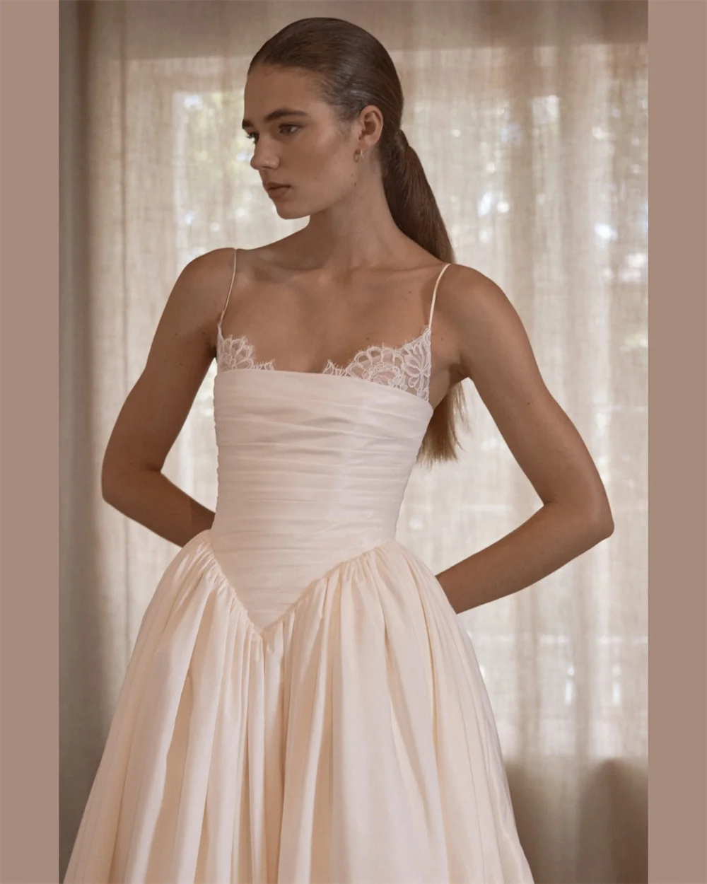 

LORIE Luxury A Line Wedding Dress Spaghetti Strap Bridal Dresses Appliques Elegant Splice Lace Wedding Gown Customized 2026