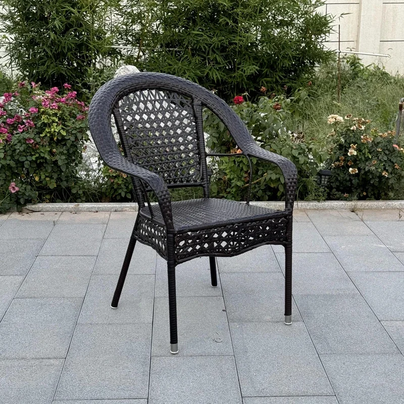 

Обеденный стул со спинкой. Садовый стул с имитацией ротанга.