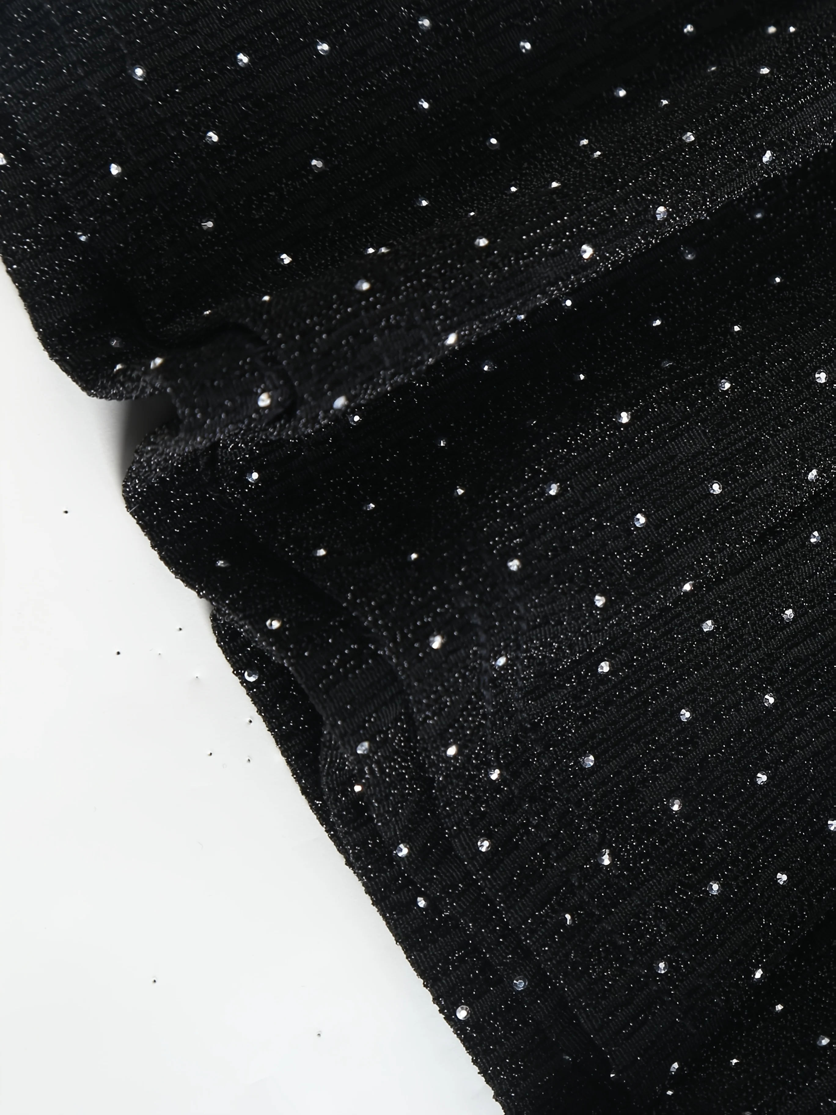 A two-piece set of high-end, shiny silk hooded sweatshirt, wide-leg pants, salt-toned, mature and fashionable casual sportswear