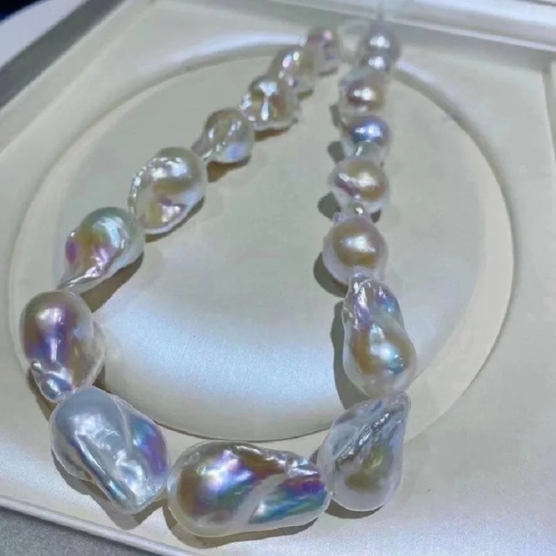 High brightness and dazzling cold light giant pearl necklace European and American fashion