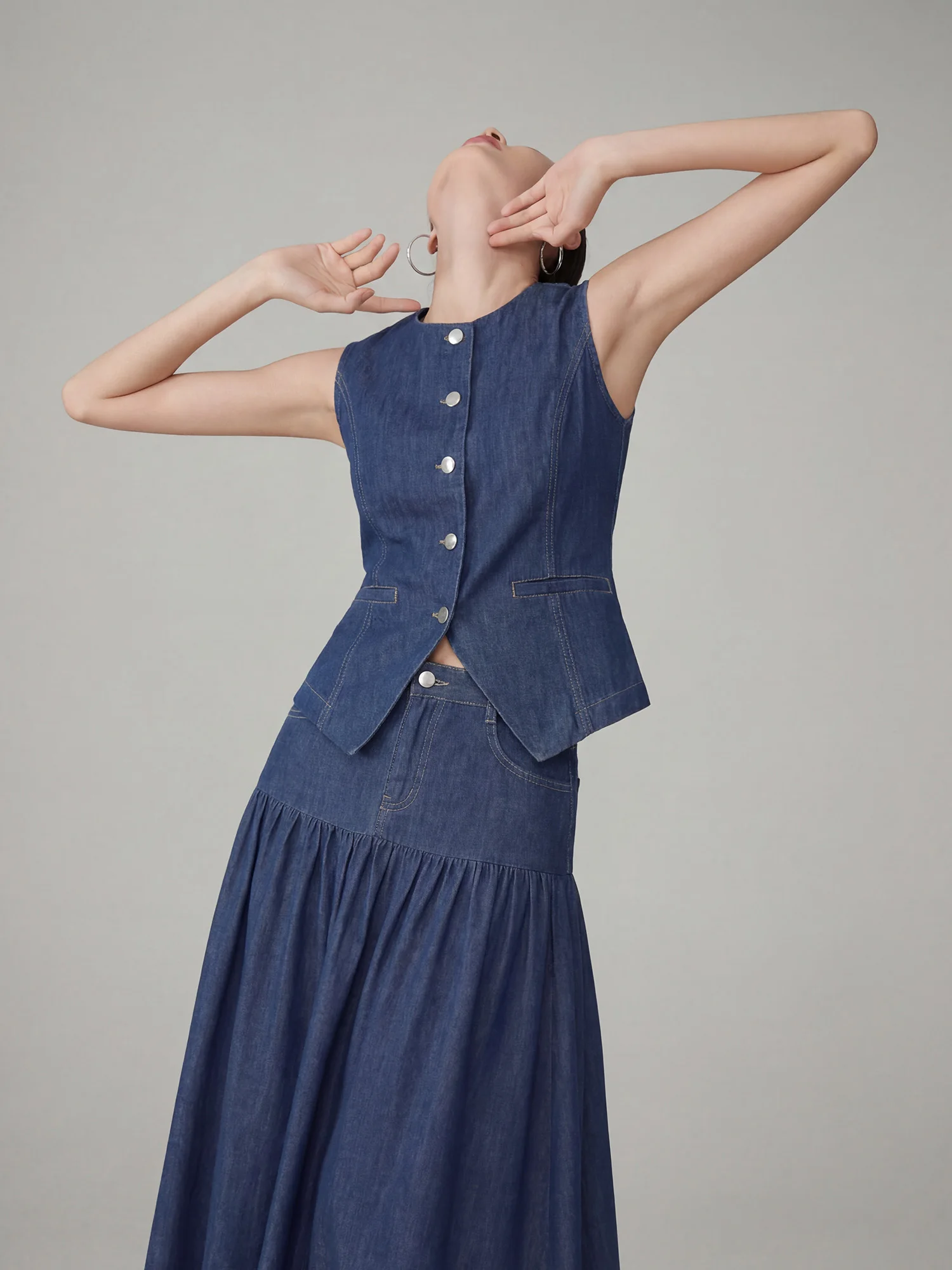 

Retro Casual Dark Sleeveless Vest Skirt Denim Set Single Button Top Two Piece Set High Waist Spring Fashion Women's Ensemble