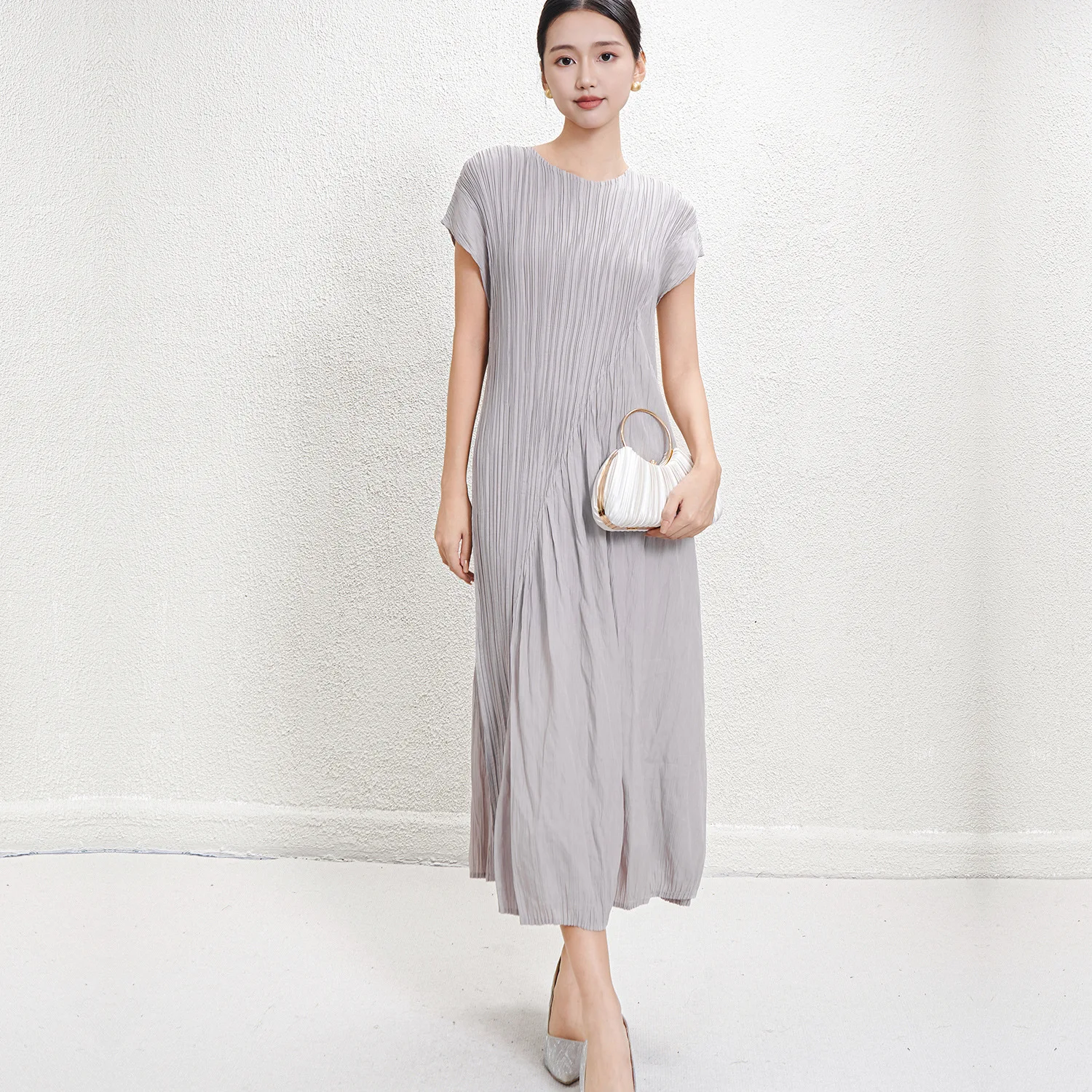 SMVP 2025 여름 새로운 여성 드레스 솔리드 컬러 라운드 넥 짧은 소매 느슨한 대형 복고풍 디자인 캐주얼 여성 드레스