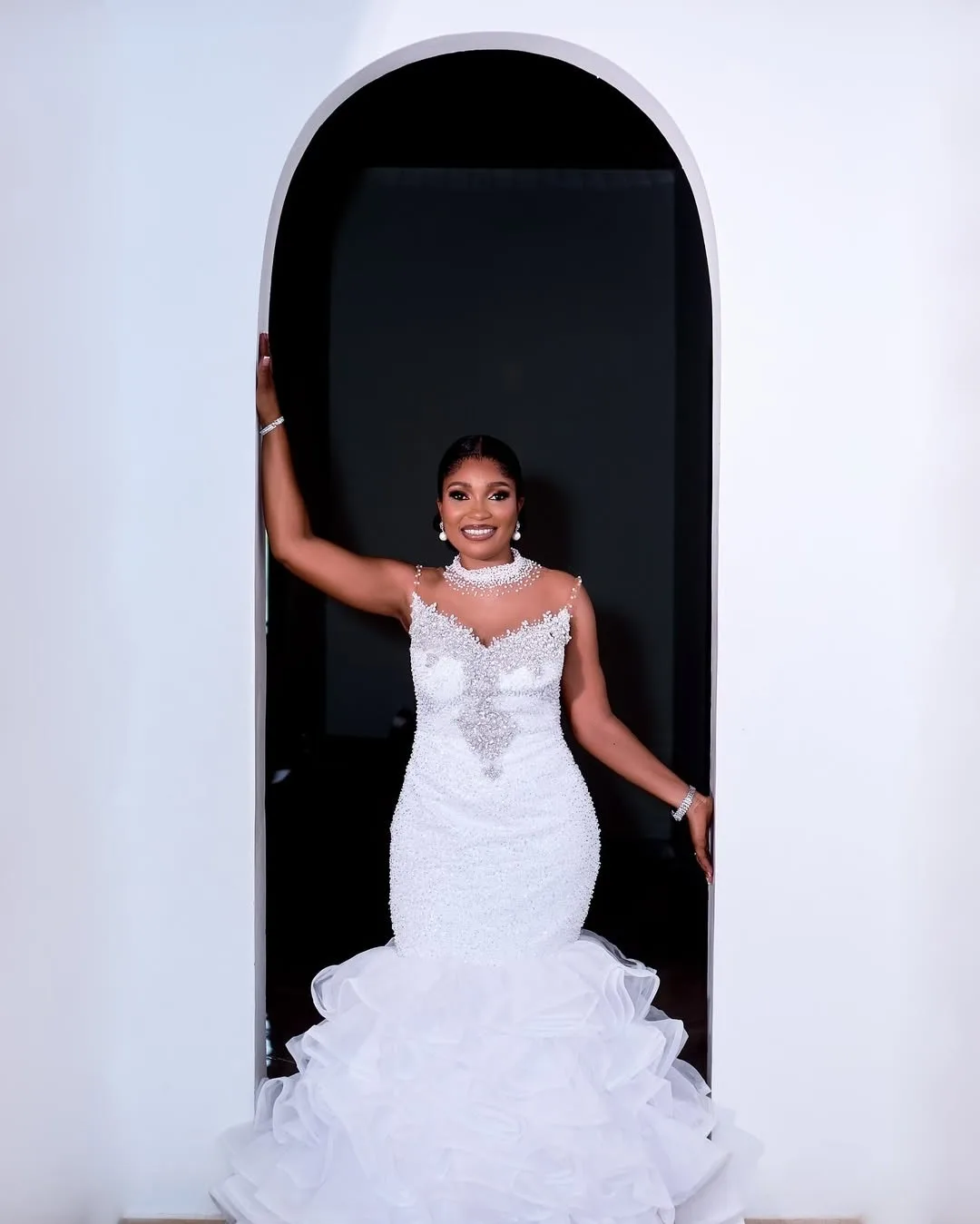 Suknia ślubna syrena z wysokim kołnierzem, zdobiona błyszczącymi kryształkami i koralikami, bez rękawów, zapinana na guziki z tyłu, suknia ślubna Vestido De Novia