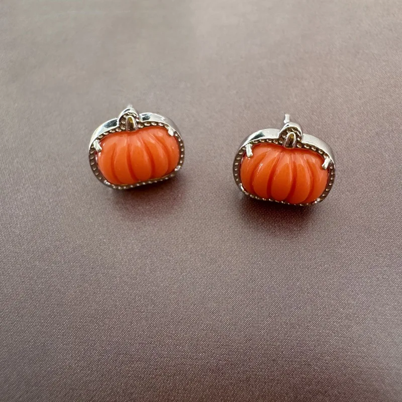 Europe and the United States fashion atmosphere sense of Halloween orange small pumpkin white shell earrings female