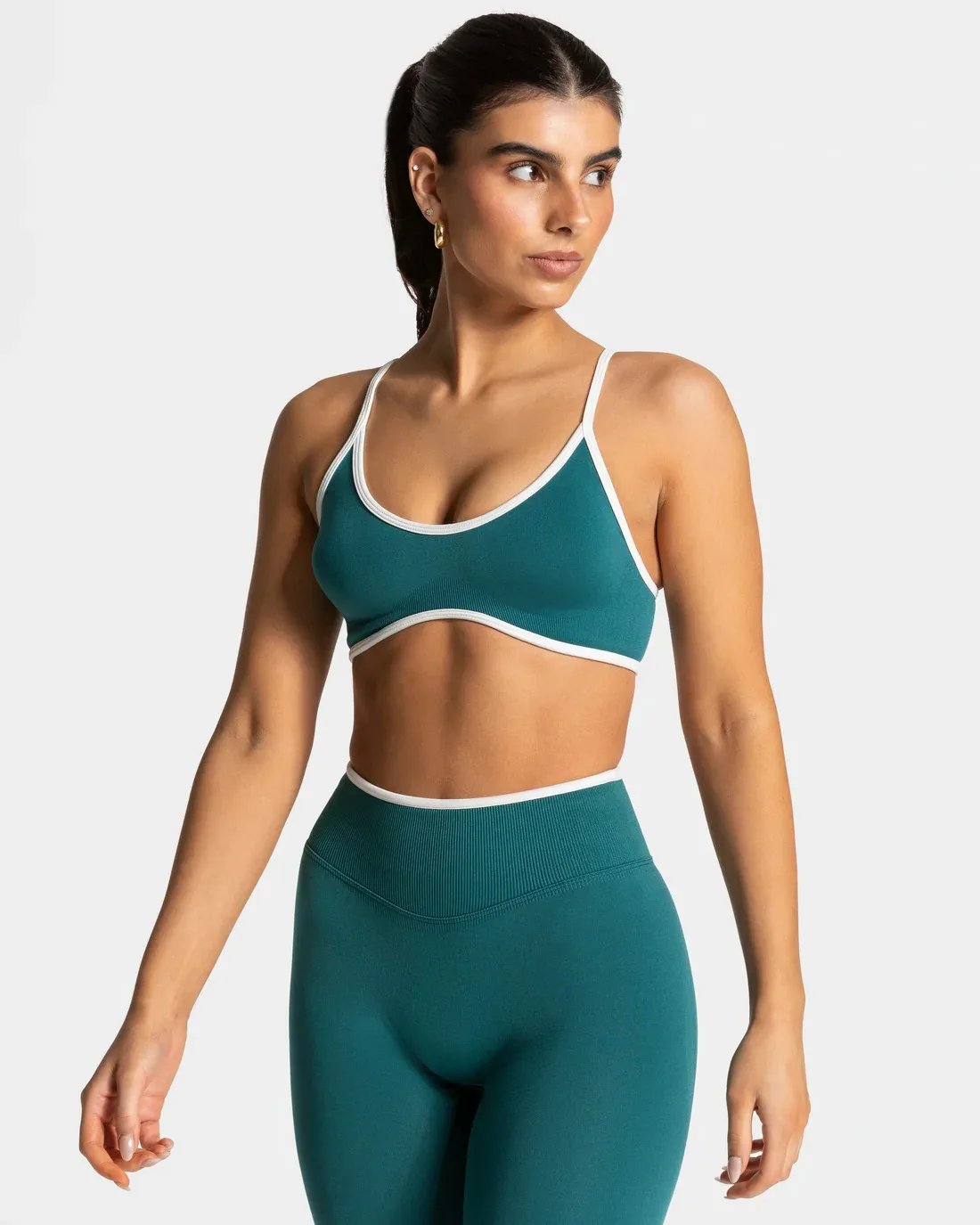 Nahtloser Damen-Sport-BH mit Farbblockdesign, Outdoor-Fitness-Kurztop, sexy rückenfreier Strick-BH mit Brustpolster und Trägern für den Sommer – Detail 17