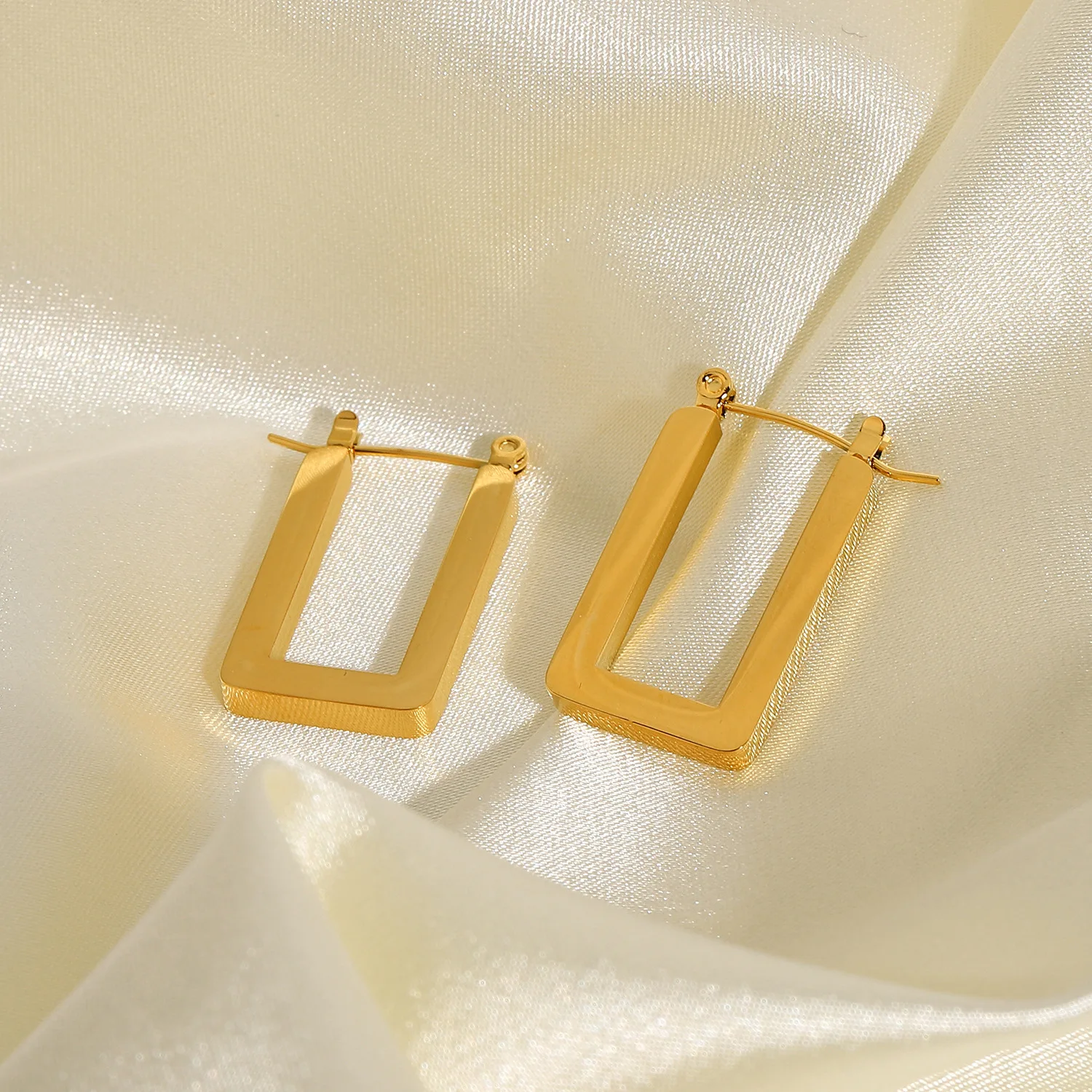 Stainless Steel PVD 18K Gold Plated Tarnish Waterproof Simply Rectangle Hoop Earrings For Woman Jewelry Wholesale Trendy