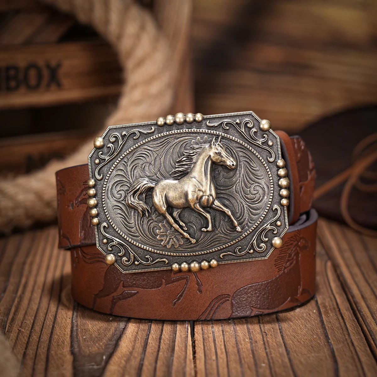 

Повседневный, индивидуальный и ретро-ремень, аксессуар для одежды в западном стиле, металлическая пряжка, ремень из искусственной кожи, подходит как для мужчин и женщин.