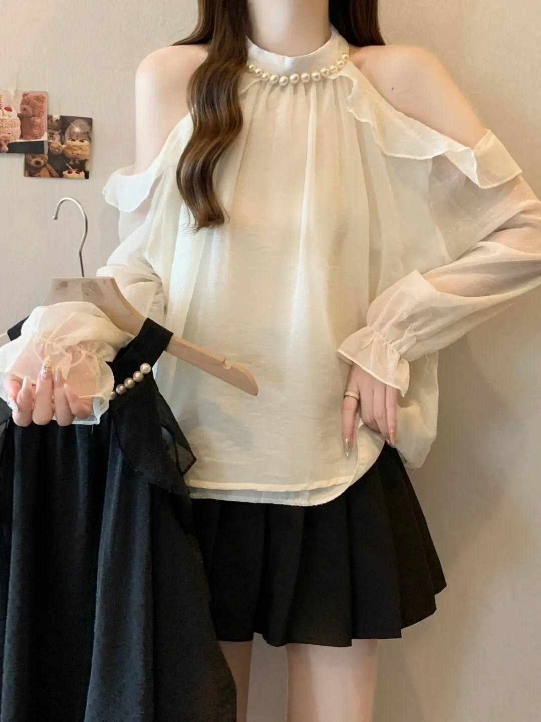 French Style Long Sleeve Shoulder Bared Women's Chiffon Top Summer Loose Fit Belly Covering Necklace Design Beaded Casual Top
