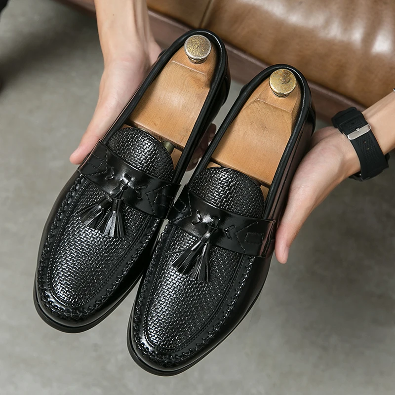 Luxury Brand Tassel Loafers Brown Slip-on Comfortable Men Leather Shoes High Quality Casual Shoes Fashion Designer Men Moccasin