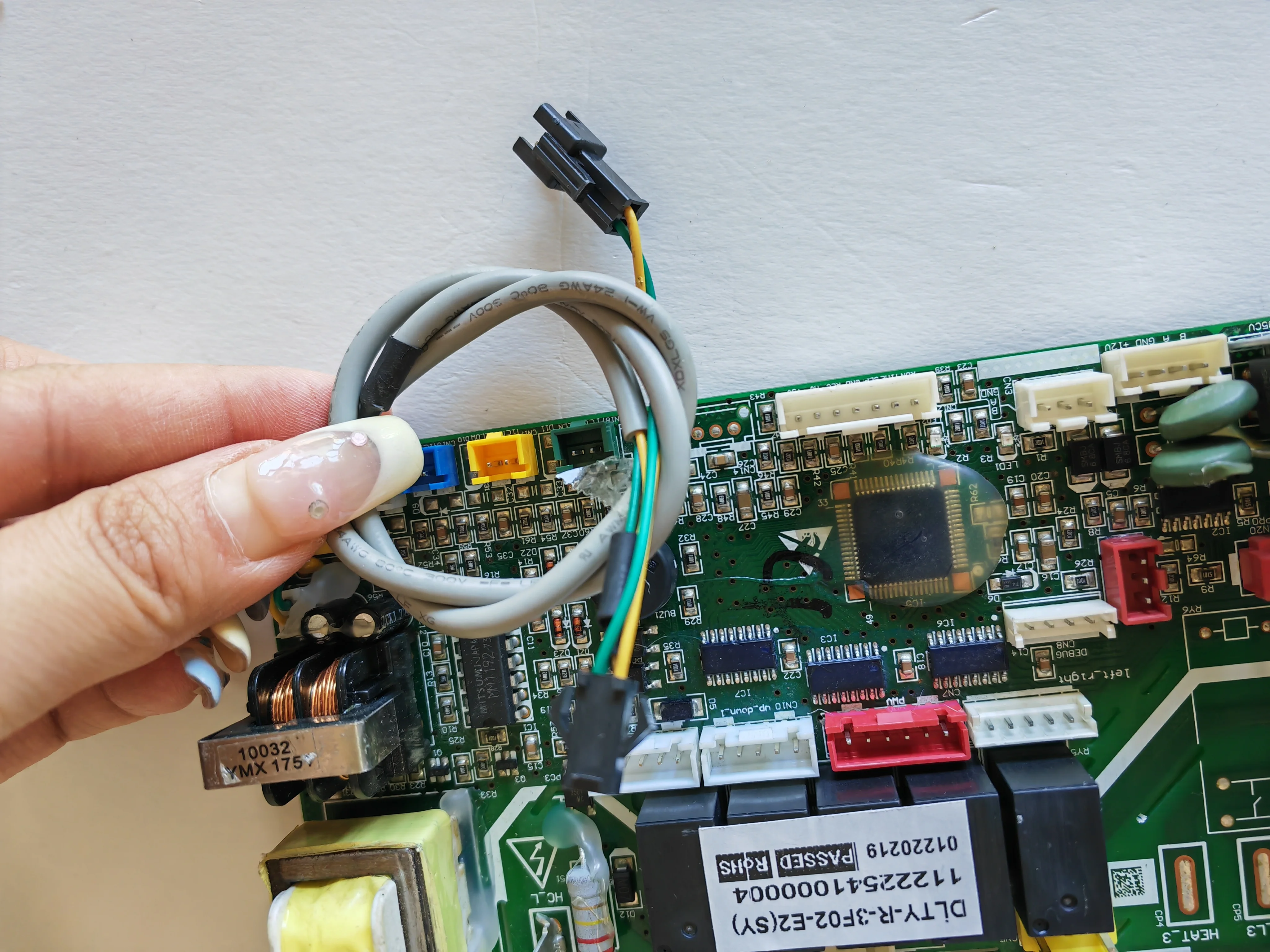 Nuovo computer di bordo originale per aria condizionata DLTY-R-3F02-E2(SY) 11222541000004 per parti