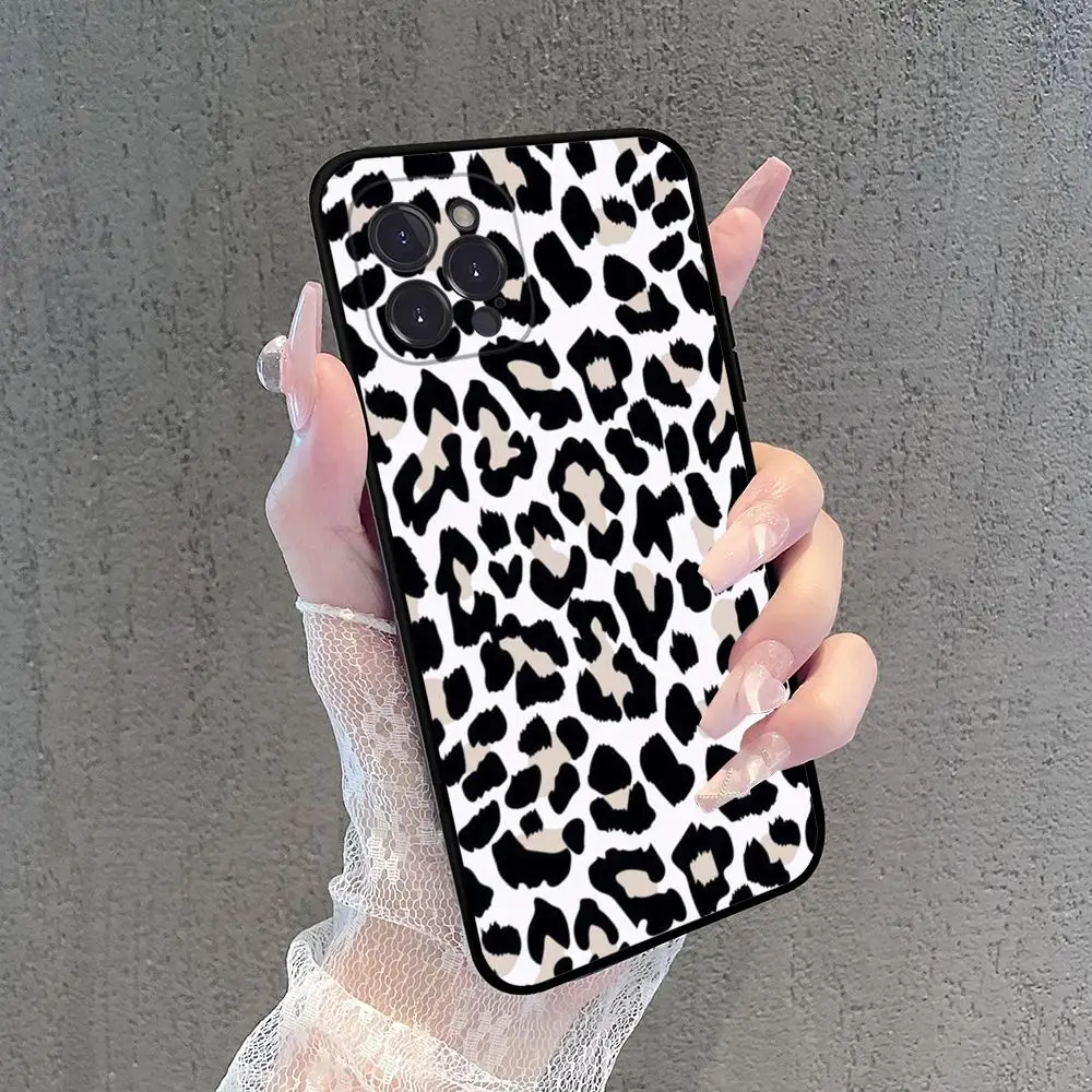 Leopard Print Black Phone Case For iPhone 15 14 11 12 13 Mini Pro XS Max Cover 7 8 Plus X XR Funda Shell