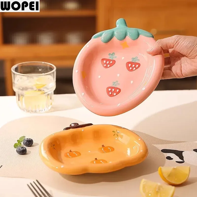 Fruit Shaped Ceramic Plate Creative Strawberry Breakfast Plate Snack Plate Salad Plates Seasoning Dish Home Creative Tableware