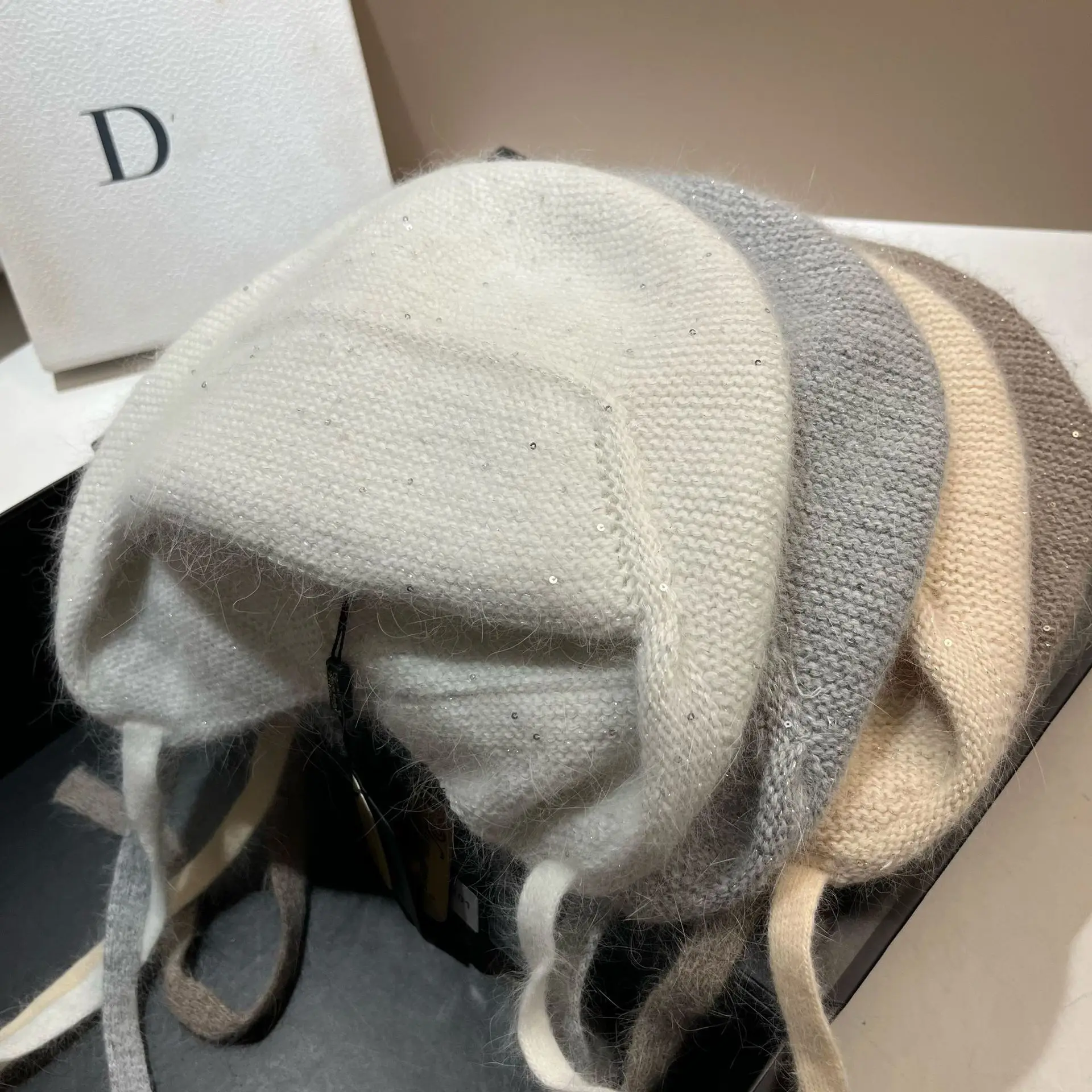 Shining Sequins Angola Rabbit Fur Winter Knitted Bomber Hat Thick Earmuff Aviator Caps Outdoor Lady Ear Protection Warm Hat