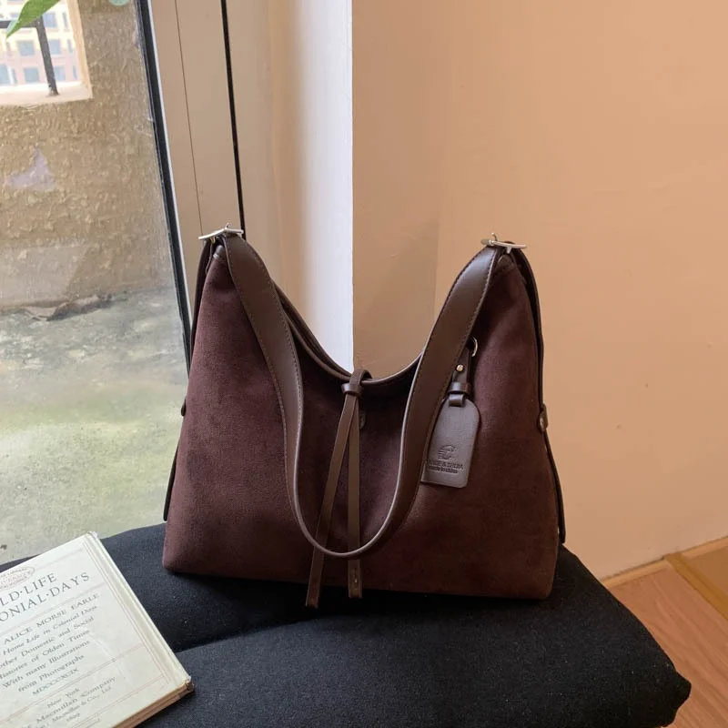 

Winter Retro Single-Shoulder Underarm Bag 2025 New Light Luxury Niche Design High-End Large-Capacity Tote Bag