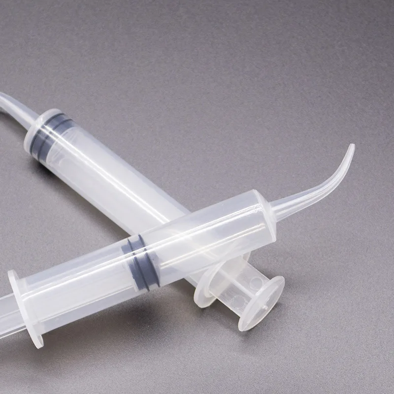 12 ml Einweg-Kunststoff-Dental-Ellenbogen-Bewässerungsspritze, Haushaltsspritze mit gebogenem Mundspülwerkzeug für die Interdentalhöhle