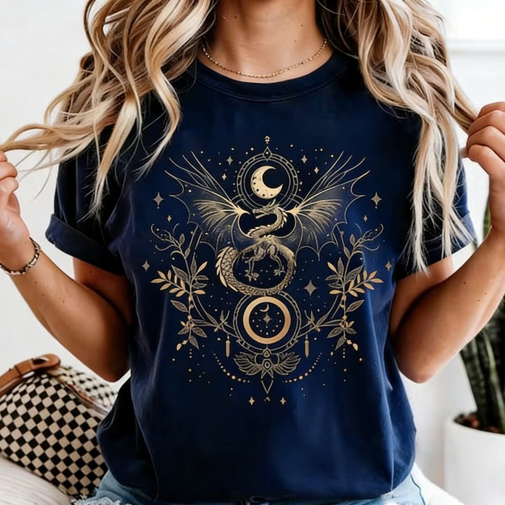 Image of Celestial Dragon Moon Phase T-Shirt Witchy Boho Floral Tee Gothic Style Damenmode Casual T-Shirt Retro Design Bedruckte Tops