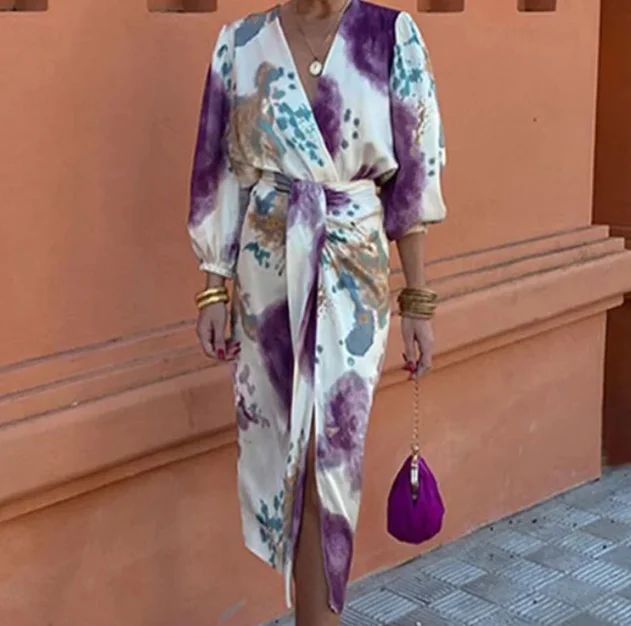 

Women's Two-Piece Set Chic V-Neck Long Sleeved Slit Skirt Fashion Set Gorgeous Socialite Style Retro Printed Elegant Skirt Set