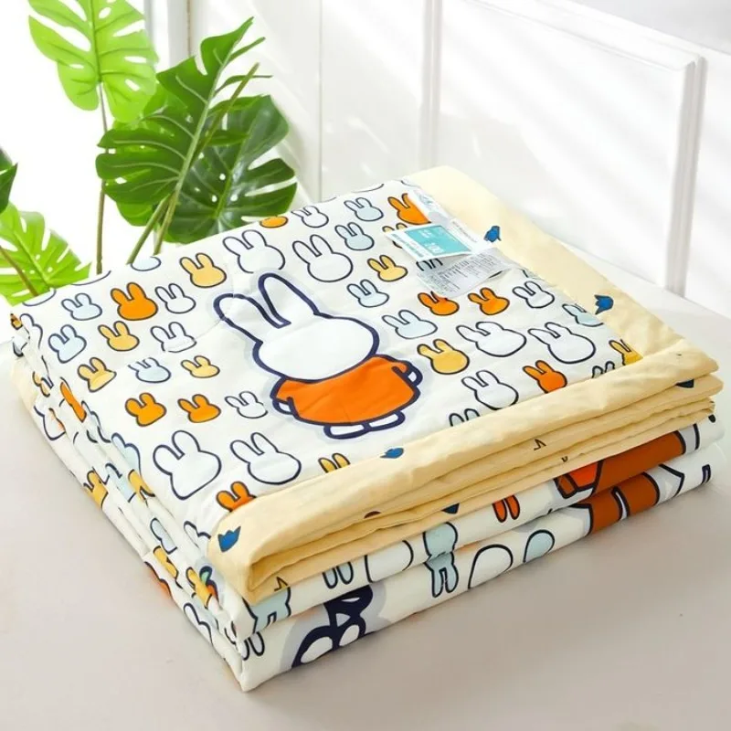 Miffy Rabbit Sommer-Kühldecke Hochwertiger Cartoon-Animationsdruck Heim-Sommerdecke Weiche Maschinenwaschbare Klimaanlagen-Decke – Detail 5