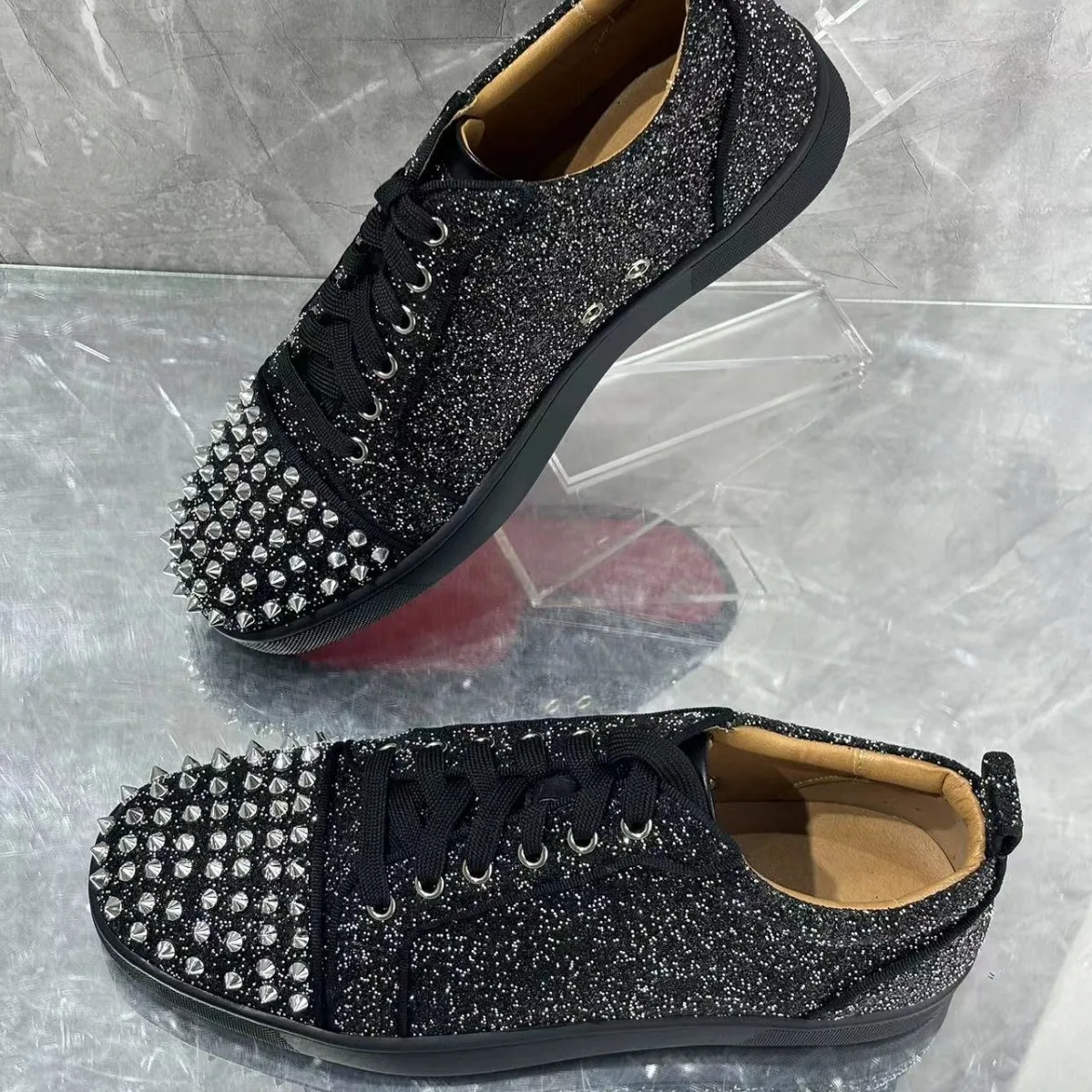 European and American Men's Board Shoes with Rivets and Sequins Decoration, Men's Shoes Fashion Show New Style