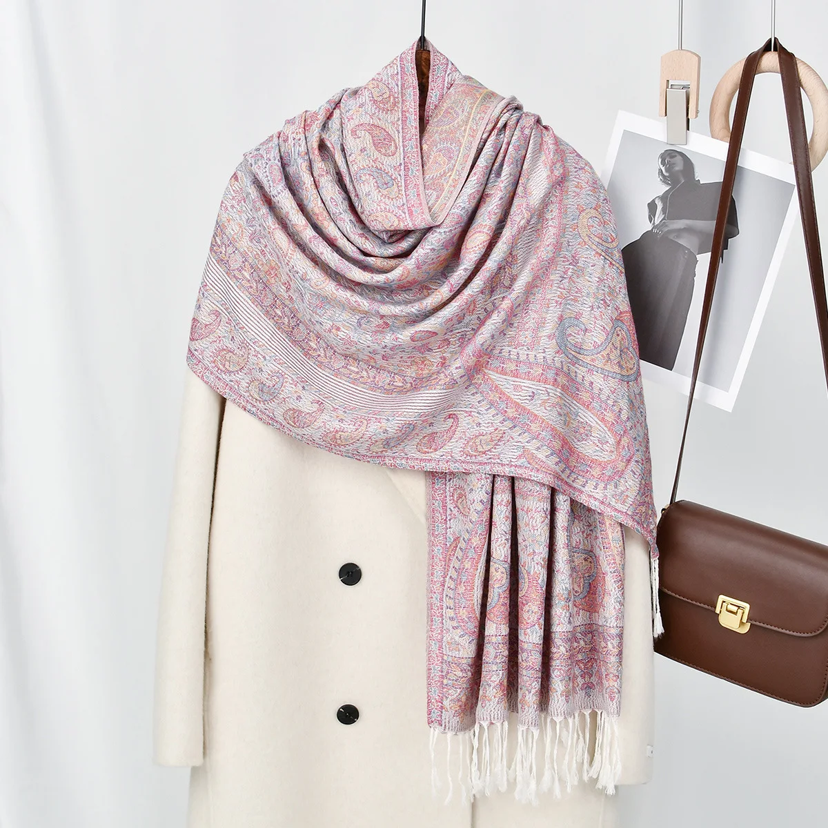 Scialle con nappa jacquard spessa con stampa anacardi da donna