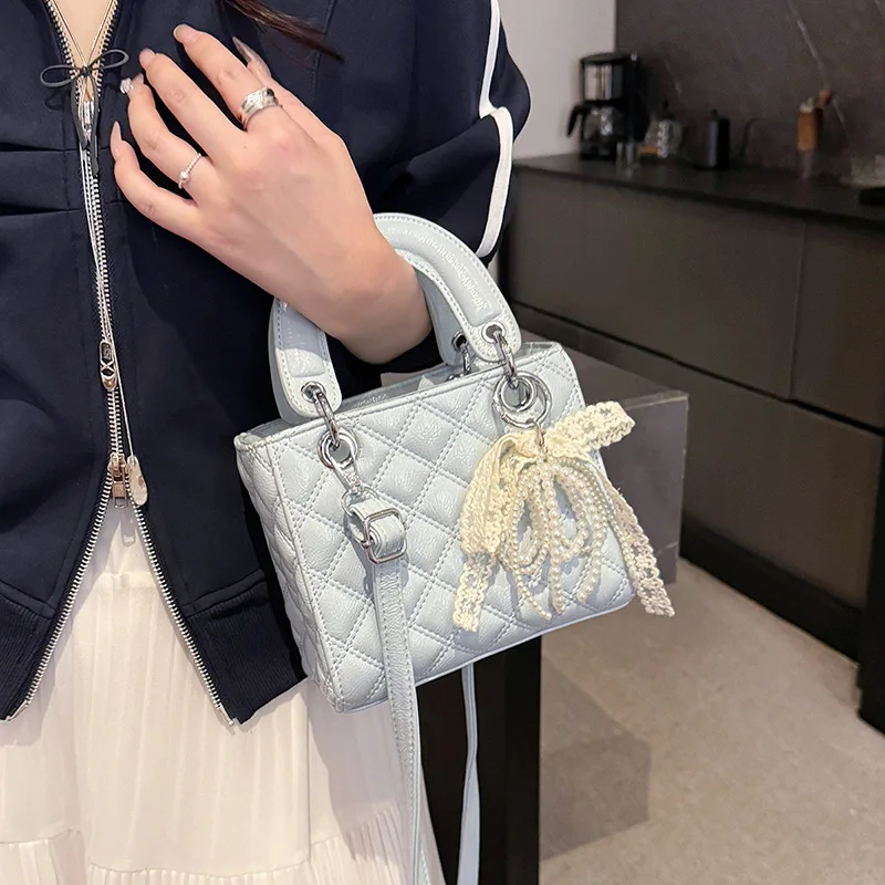 

​ 2025 женская женская сумка Dior из телячьей кожи, стеганая строчка, регулируемая цепочка, кошелек на плечо, французская шикарная дизайнерская сумка через плечо ​