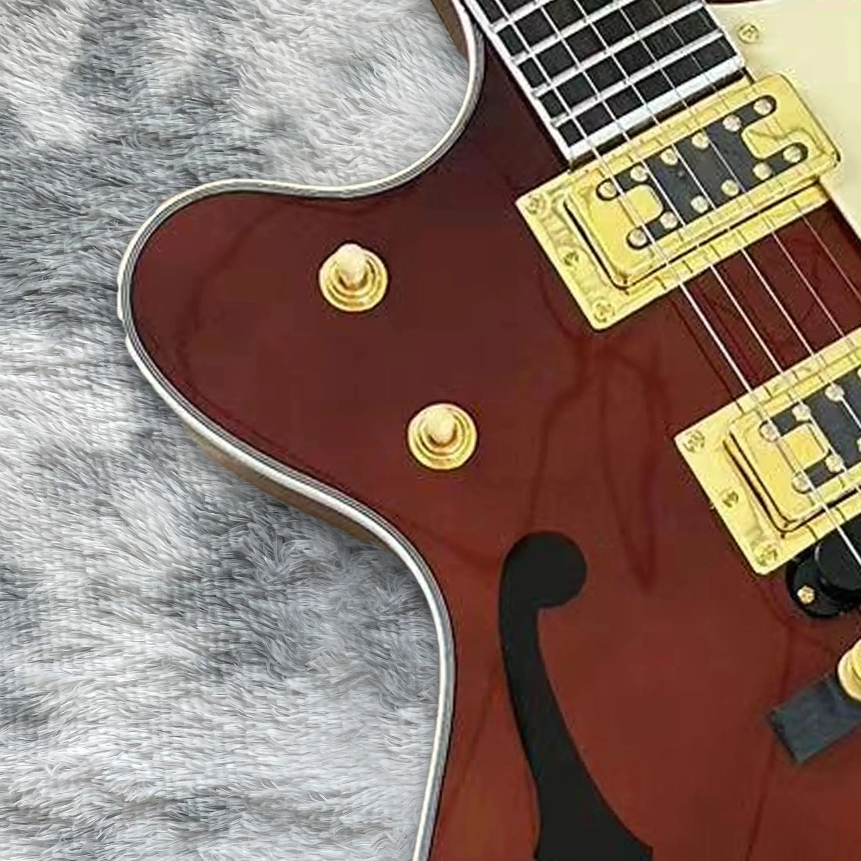 6 Strings Wine Red Jazz Electric Guitar, Semi-hollow-out Guitar without Holes, F Hole Print, Gold Hardware Custom Shop